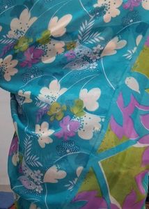 Retro Floral Print Saree