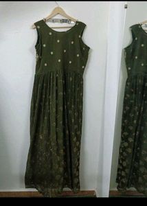 FIXED PRICE!!!WEDDING GOWN WITH DUPATTA