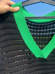 Black mesh half sweater