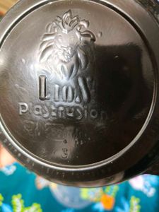 Beautiful Cap-shaped Round Container