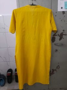 4 Used Kurtis