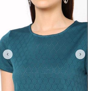 Schiffli Tee