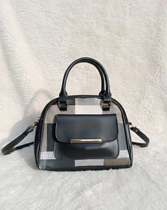 Stylish Plaid Crossbody Bag