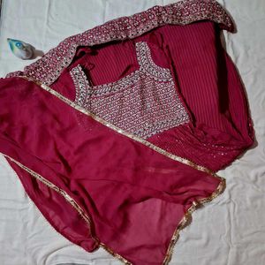Elegant Ethnic Kurta Set & Dupatta
