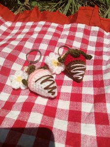 Crocheted Cute Choco-dipped Strawberry Keychain ?