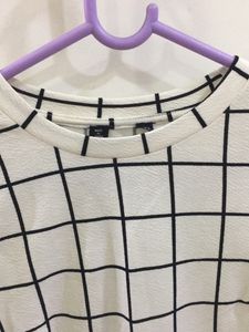 White Plaid Checks Top With Long Sleeves For Women