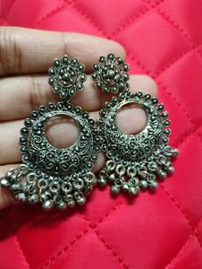 Silver-Toned Oxidised Crescent Shaped Chandbalis