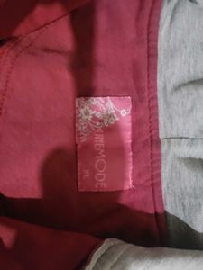 Sweetshirt With Cap