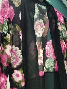 Black 🖤 Net Floral Design , Shrugg