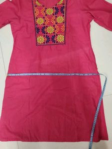 Elegant Pink Embroidered Kurti (L)