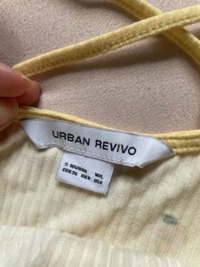 Stylish Pastel Yellow Crop Top