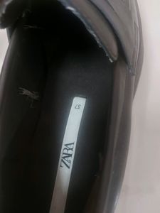 Price Drop!! ZARA Loafer Brown.