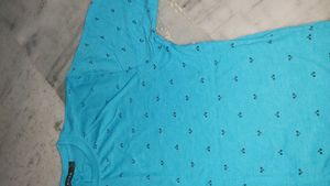 Unisex T-shirt Never Worn