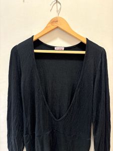 Black Deep V-Neck Long Sleeve Top