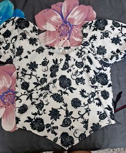 Floral Puff Sleeve Crop Top