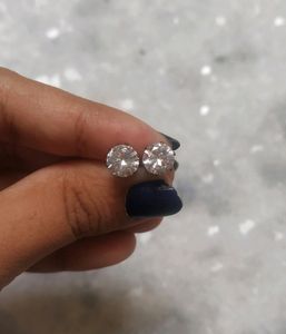 Regular sized gold-plated Diamond ear studs!💎✨