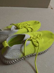 For Sale: Women’s Neon Max Training Shoes – Like N
