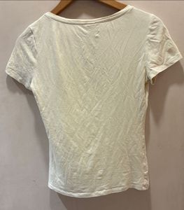 H&amp;M White Scoop Neck Tee - Size Small