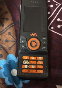 Vintage Sony Ericson W580i