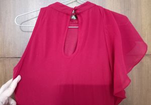 💃Stylish Maroon One-shouldered Gown With Beadwork On The Neck