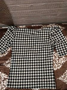 Houndstooth Print Top