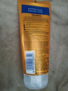 vaseline gluta hya spf 50 +++