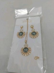 Imported STYLE necklace