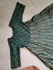 Beautiful 😍 Green 💚 ethnic gown