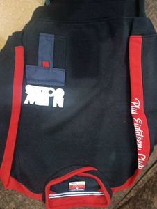 Stylish Black Sweatshirt &amp; Jeans