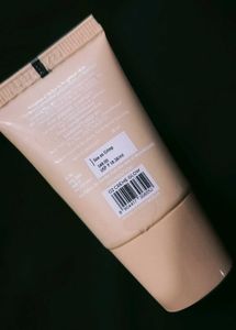 Mamaearth Glow Serum Foundation