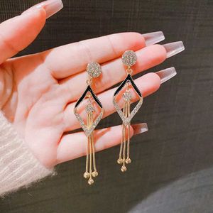 Dangling Fashion Earrings
