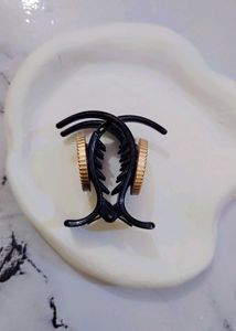 CHANEL Hair Clutcher