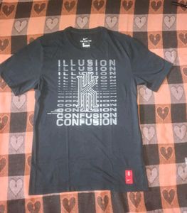 Nike Kyrie Illusion T-Shirt