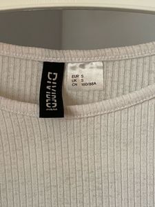 H&amp;M White Ribbed Top
