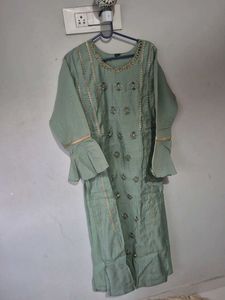 Like New, Straight Fit Kurti