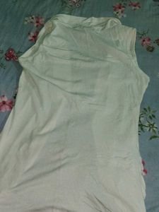 Sleeveless white Cardigan