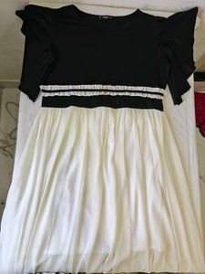 Elegant Black &amp; White Maxi Dress