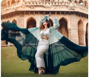 New Stayle Beautiful Women Gown Sireak