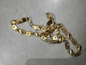✨ Golden Gleam Textured Chain – Unisex Elegance
