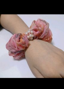 A Very Nice Beads Scrunchies