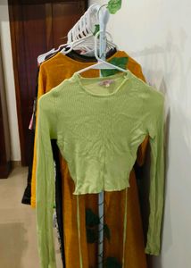 Full Sleeve Crop Top