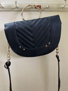 Chic Black Crossbody Bag