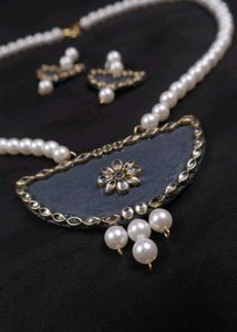 Pearl Necklace &amp; Earring Set