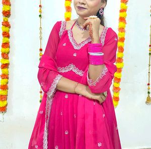 Elegant Pink Kurta Set