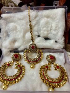 Elegant Gold-Tone Jewelry Set