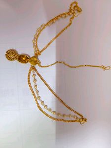 Elegant Gold &amp; Pearl Mangtika