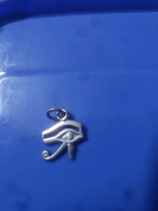 From Egypt 🇪🇬Real Silver eye of horus Pendant