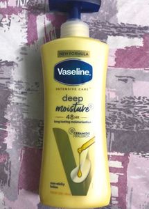 Vaseline Ceramide Hyaluron Deep Moisture