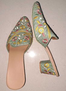Embroidered Pointed Toe Mules