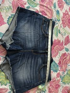Strechable Shorts Fits Upto 40 Waist